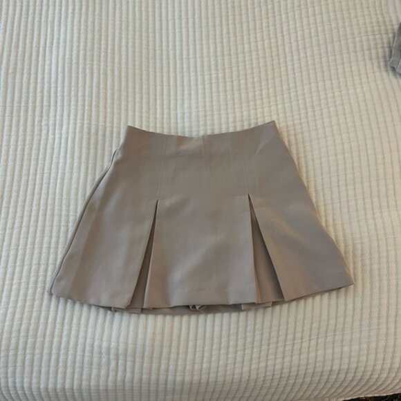 Abercrombie Pleated Menswear Skort - Picture 4 of 4